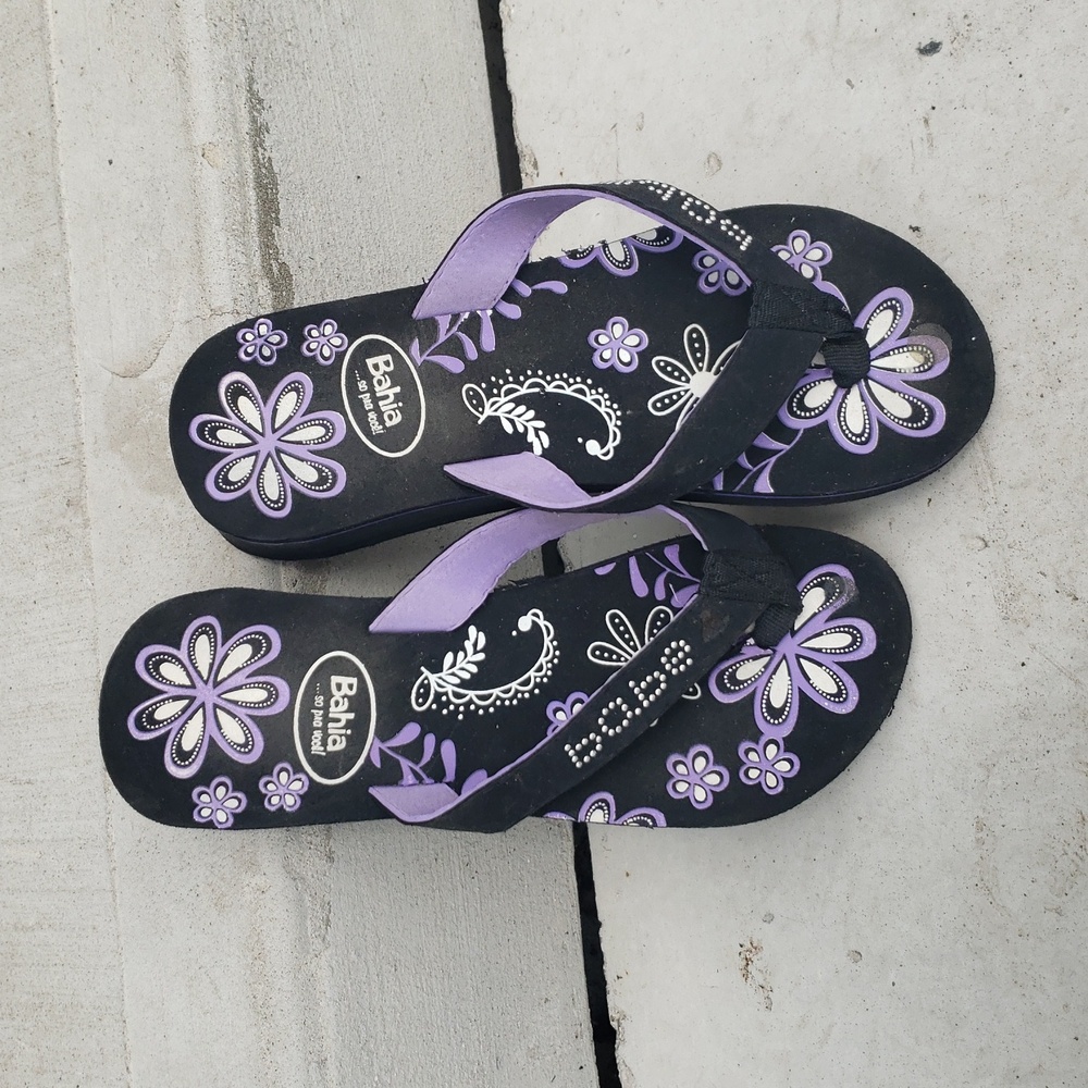 3/$30 🌼 Black And Purple Sandals Flip Flop